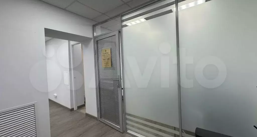 Помещение на выходе из метро на тоа трафике - Фото 1