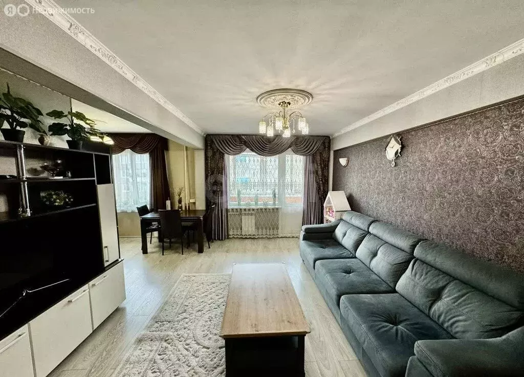 2-комнатная квартира: Улан-Удэ, улица Юного Коммунара, 6 (62.9 м) - Фото 1