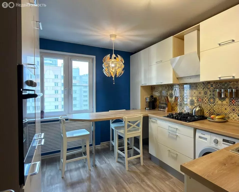 3-комнатная квартира: посёлок Шушары, Пушкинская улица, 48 (82.6 м) - Фото 1