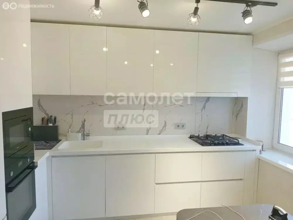 3-комнатная квартира: Киров, улица Дзержинского, 18 (60.4 м) - Фото 1