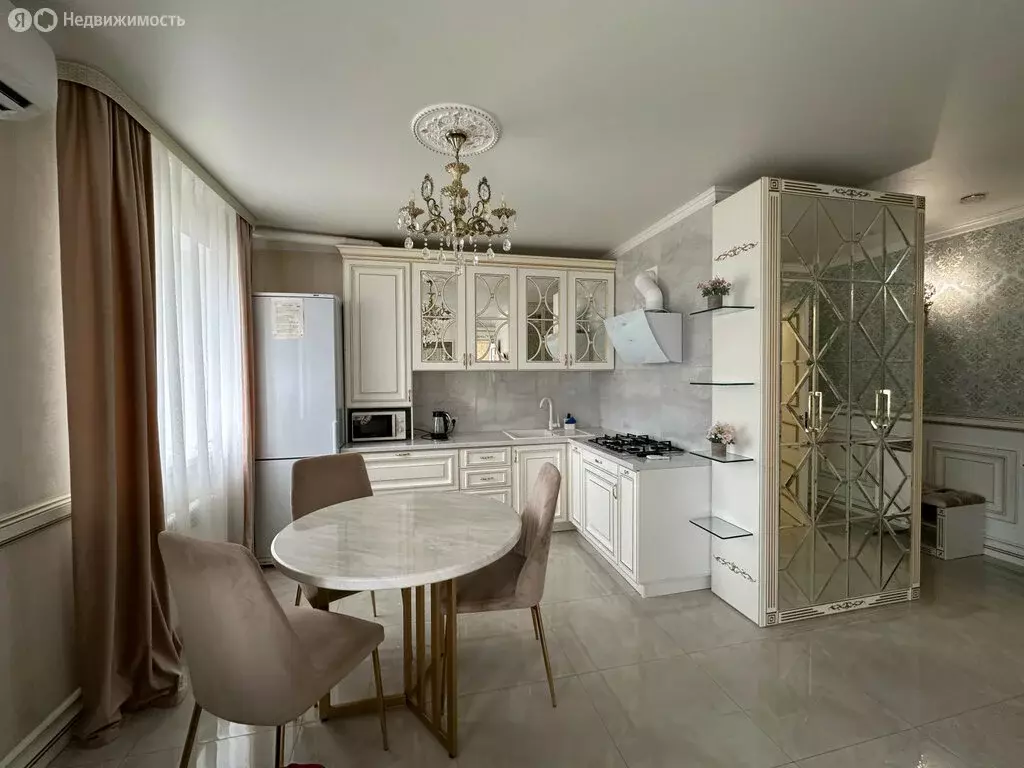 1-комнатная квартира: Астрахань, Боевая улица, 126к9 (39.4 м) - Фото 0