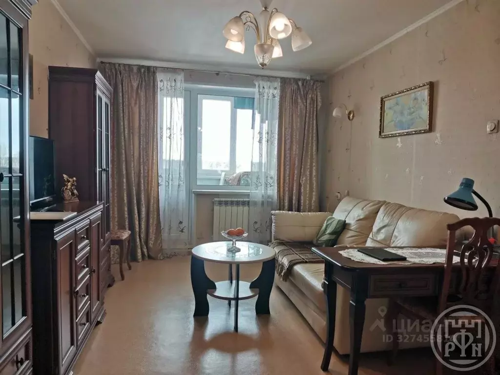 2-к кв. Ленинградская область, Луга просп. Урицкого, 101 (57.2 м) - Фото 1