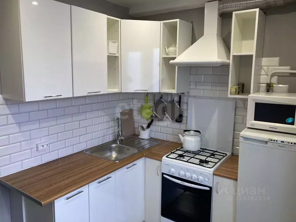 1-к кв. Удмуртия, Ижевск Удмуртская ул., 202 (28.0 м) - Фото 0