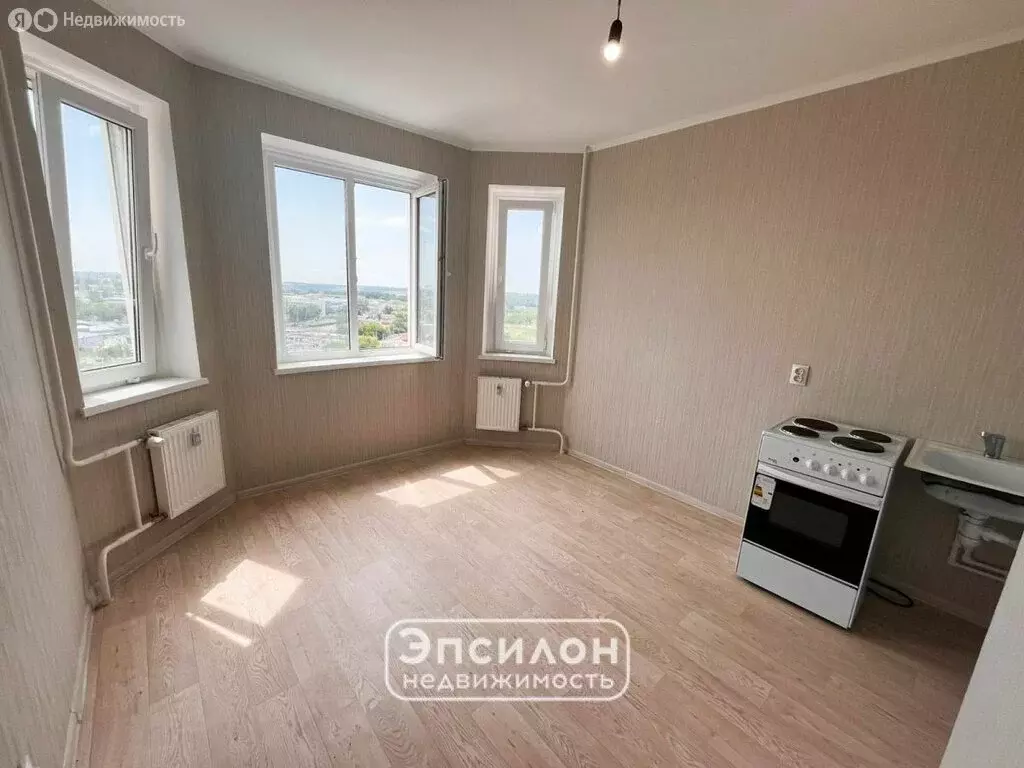 2-комнатная квартира: Курск, улица Евгения Клевцова, 22 (57.39 м) - Фото 0