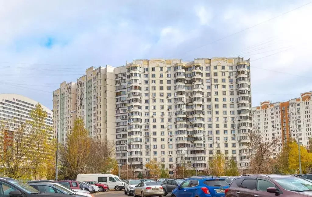 3-к кв. Москва ул. Полины Осипенко, 18К2 (79.0 м) - Фото 0