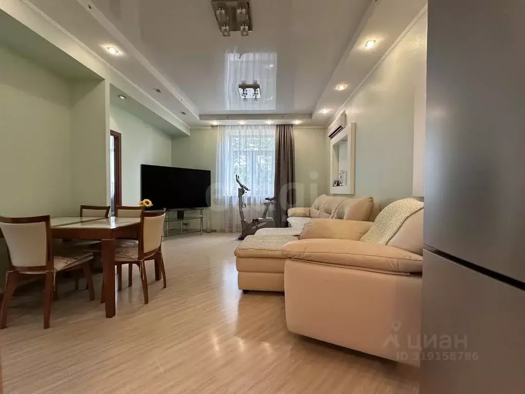 2-к кв. Приморский край, Владивосток Комсомольская ул., 7 (76.6 м) - Фото 1