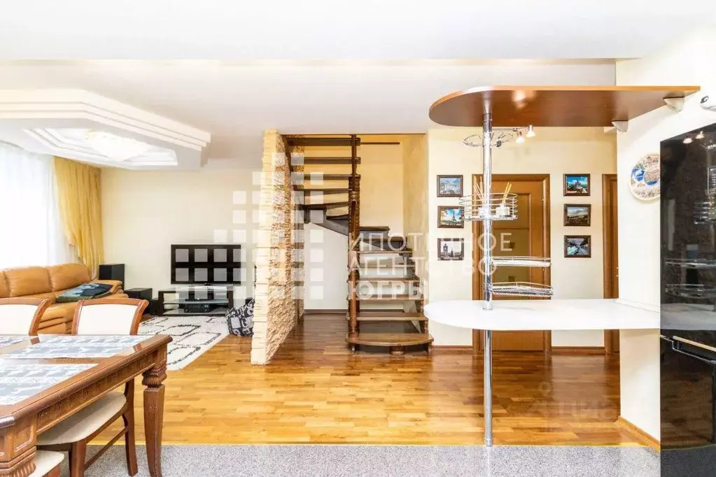 3-к кв. Ханты-Мансийский АО, Сургут Университетская ул., 5 (119.1 м) - Фото 2