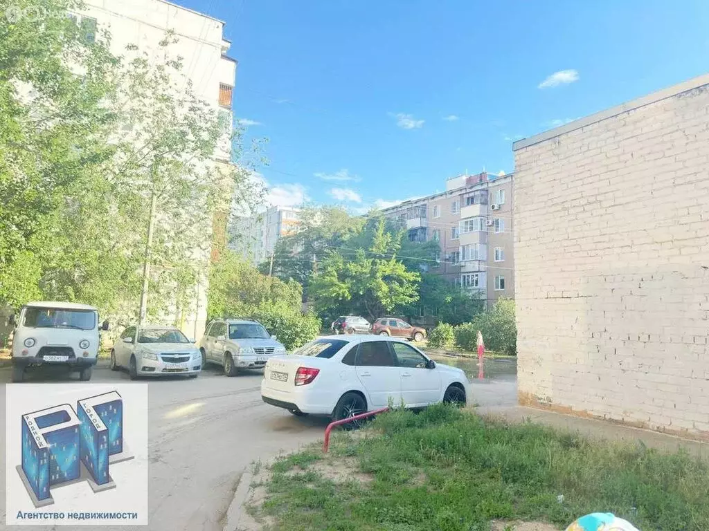 3-комнатная квартира: Волжский, улица 40 лет Победы, 49 (60.7 м) - Фото 0