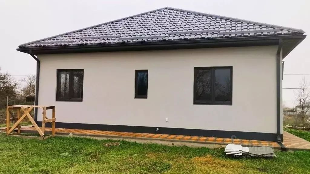 Дом в Краснодарский край, Темрюк ул. Декабристов, 28 (102 м) - Фото 1