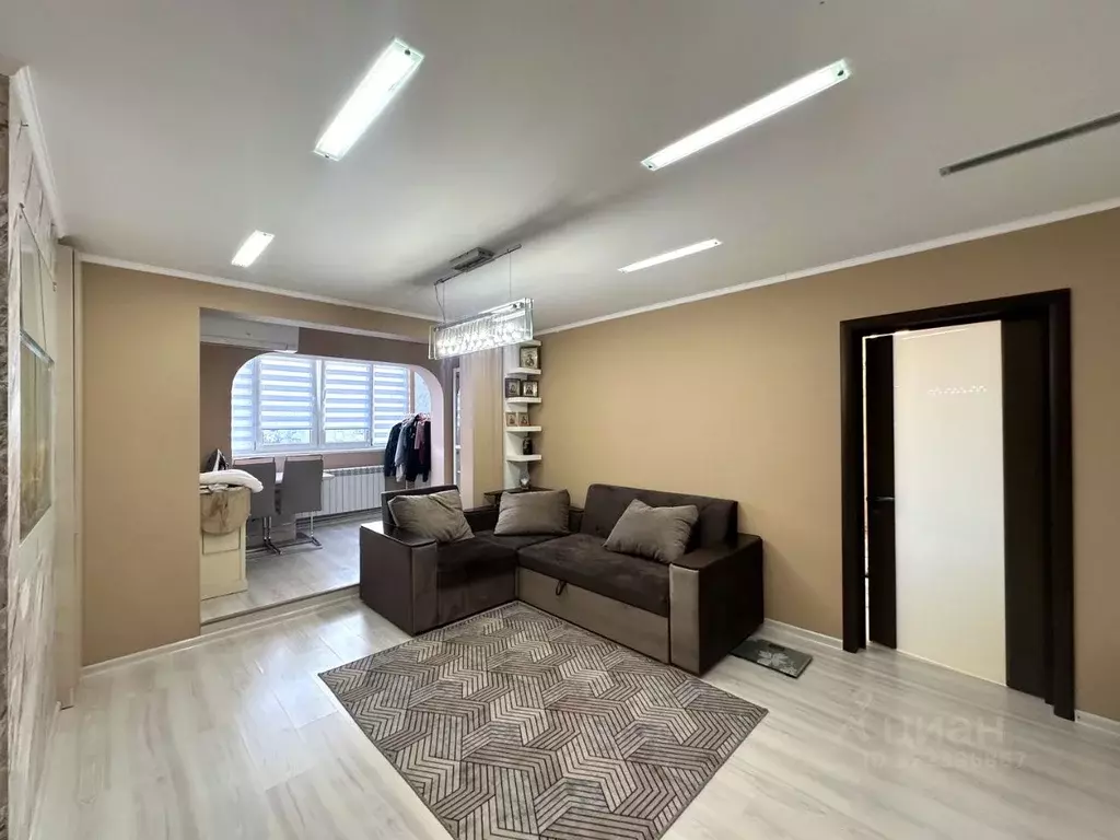 3-к кв. Крым, Алушта ул. 60 лет СССР, 12 (69.3 м) - Фото 2