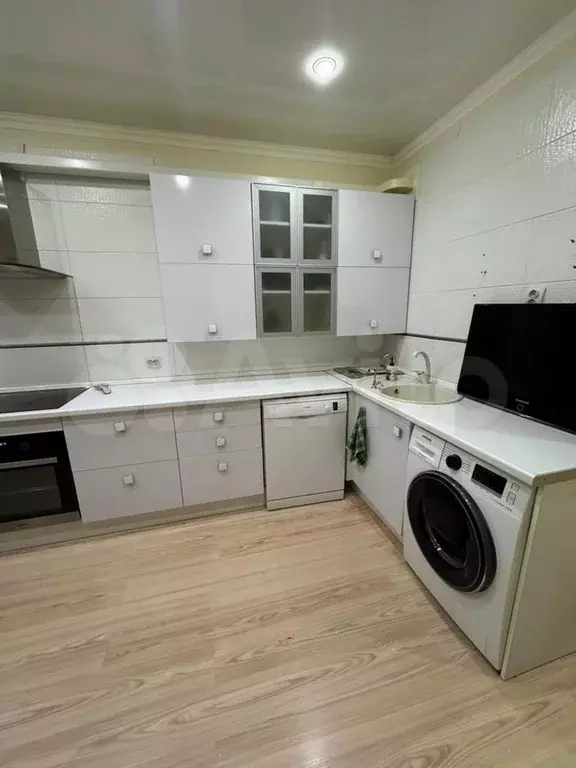 3-к. квартира, 80 м, 10/17 эт. - Фото 1
