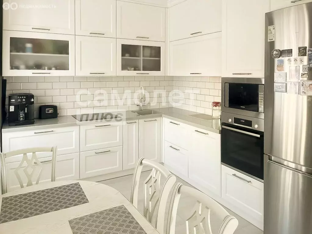 3-комнатная квартира: Междуреченск, Коммунистический проспект, 6 (77.6 ... - Фото 1