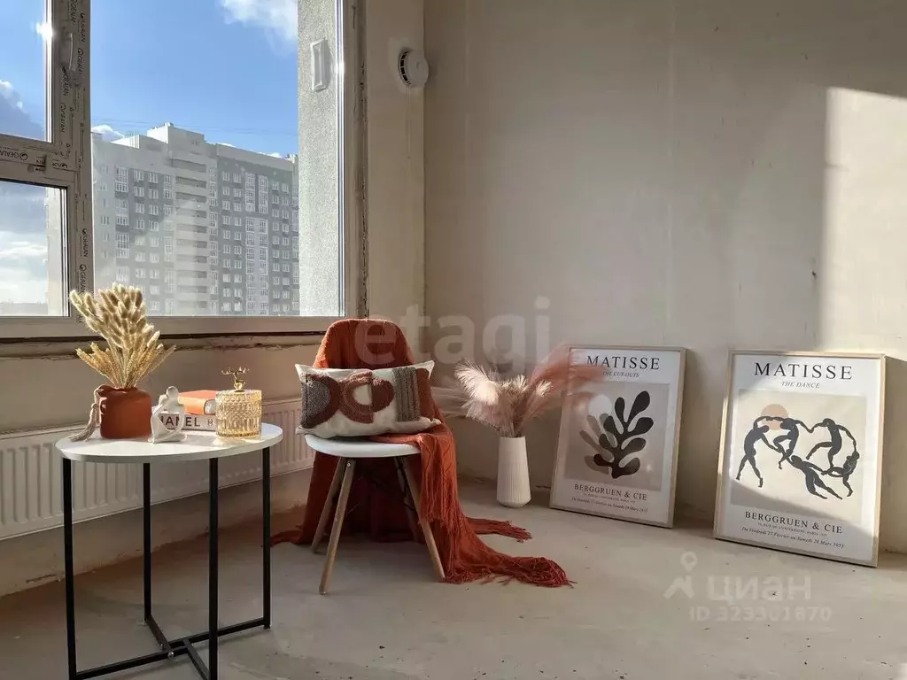 2-к кв. Омская область, Омск ул. Б.Г. Шаронова, 9 (68.0 м) - Фото 1