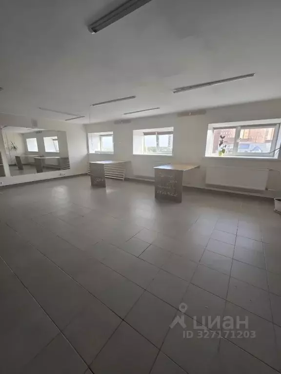 Помещение свободного назначения в Пермский край, Пермь ул. Адмирала ... - Фото 1