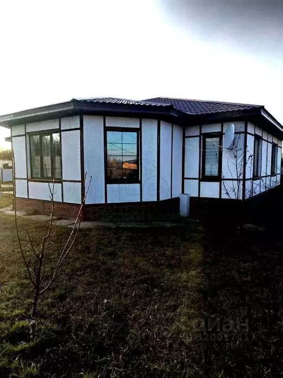 Дом в Белгородская область, Старооскольский городской округ, с. ... - Фото 1