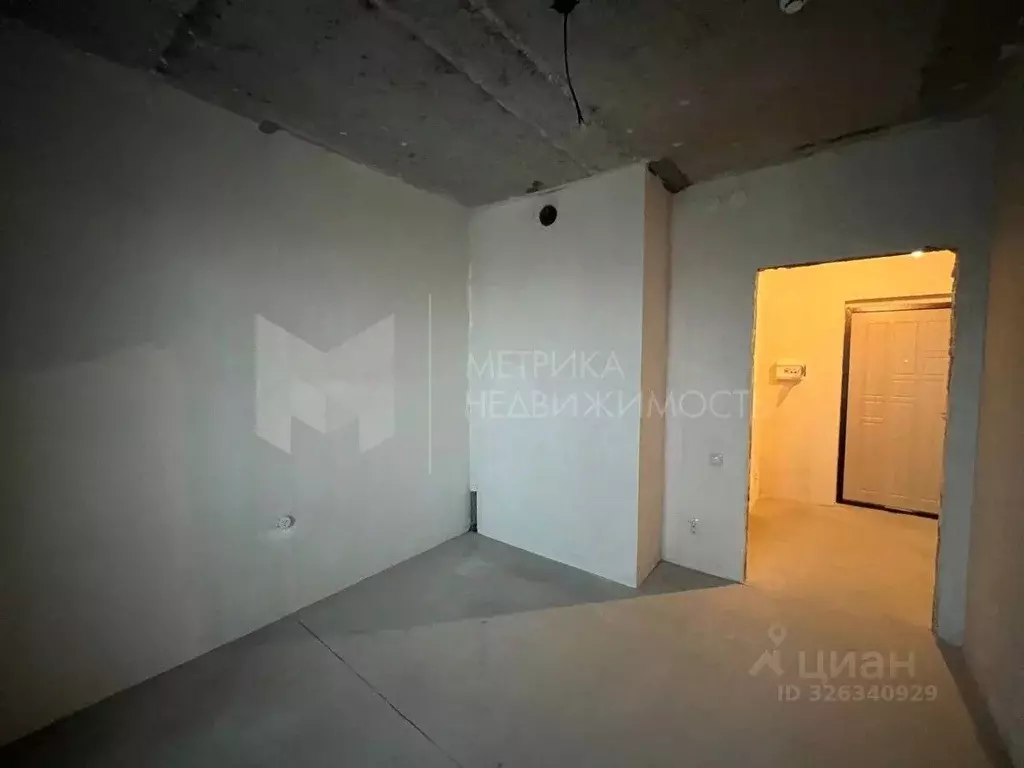 1-к кв. Тюменская область, Тюмень ул. Раушана Абдуллина, 2 (35.7 м) - Фото 1