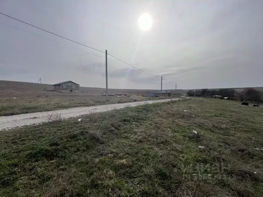 Участок в Крым, Симферопольский район, Родниковское с/пос, с. ... - Фото 1