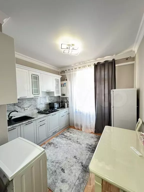 1-к. квартира, 38 м, 4/7 эт. - Фото 0