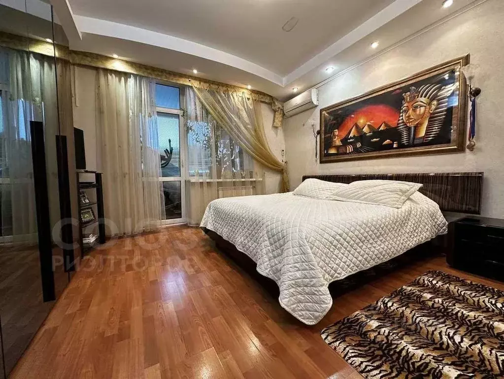 3-к кв. Волгоградская область, Волгоград ул. Землячки, 66А (112.4 м) - Фото 1