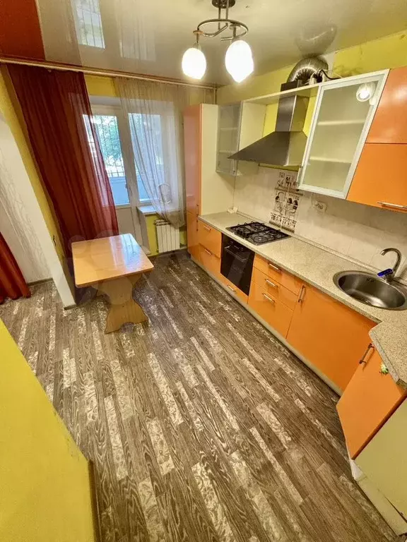 2-к. квартира, 54 м, 1/10 эт. - Фото 1