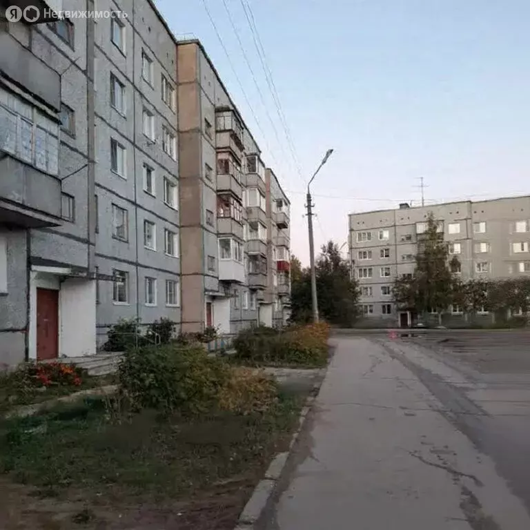 3-комнатная квартира: Сыктывкар, улица Морозова, 170 (55.8 м) - Фото 0
