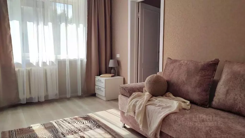 2-к кв. Омская область, Омск просп. Мира, 10А (30.0 м) - Фото 2