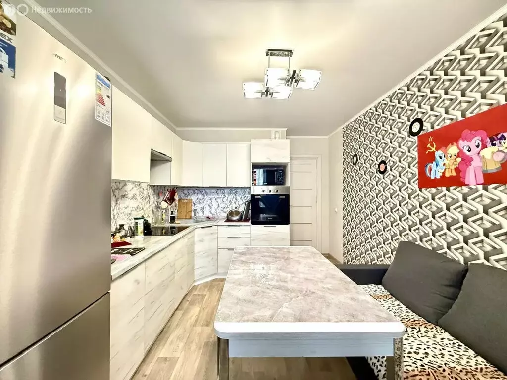 2-комнатная квартира: Брянск, улица имени А.Ф. Войстроченко, 2 (62 м) - Фото 2