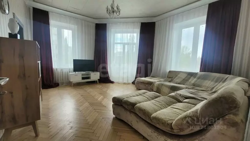 2-к кв. Саратовская область, Саратов ул. Большая Казачья, 100 (67.5 м) - Фото 2