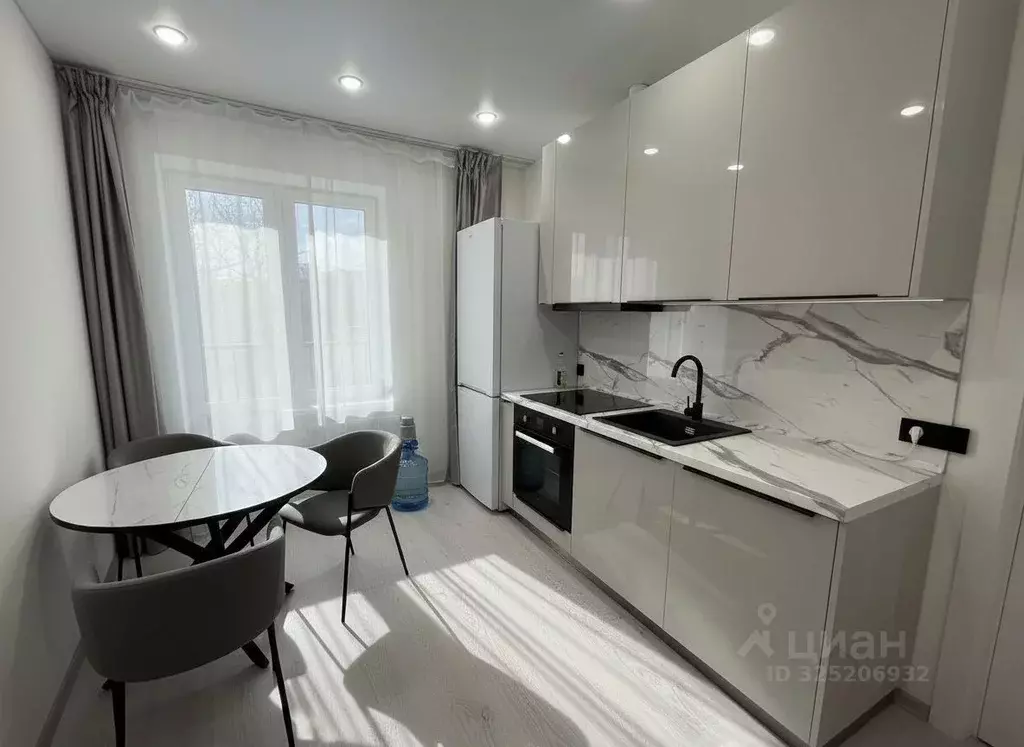 1-к кв. Татарстан, Казань ул. Александра Курынова, 4 (40.0 м) - Фото 1