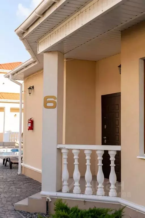 Дом в Крым, Сакский район, Молочненское с/пос, с. Витино ул. ... - Фото 1