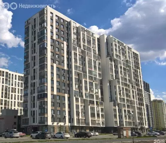 3-комнатная квартира: Тюмень, улица Фармана Салманова, 26 (69.8 м) - Фото 1