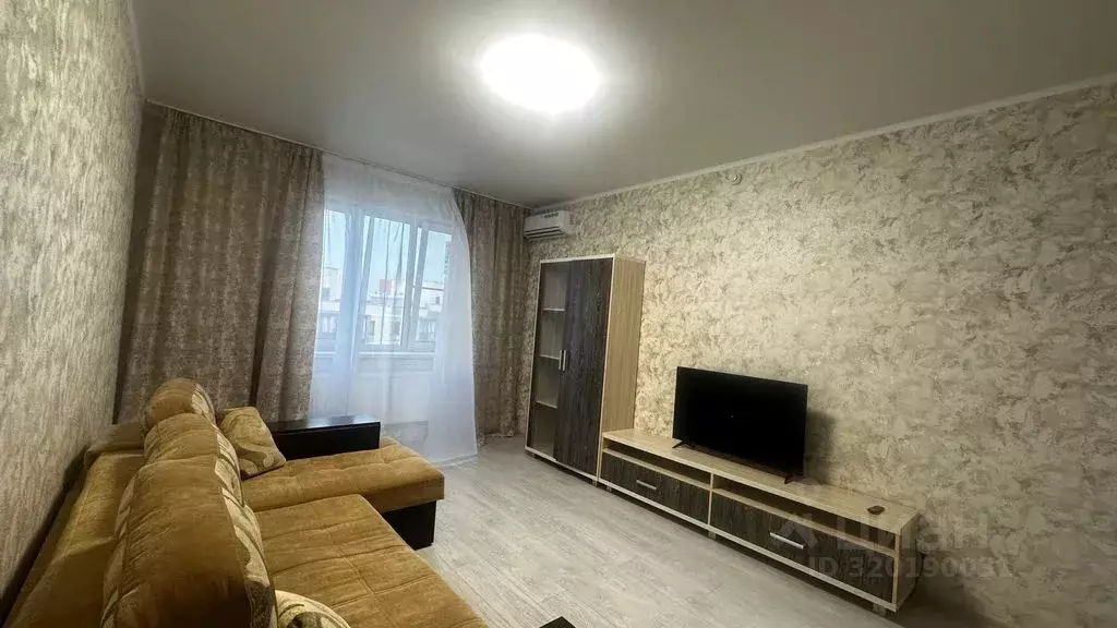 2-к кв. Белгородская область, Старый Оскол Степной мкр, 32 (66.0 м) - Фото 1