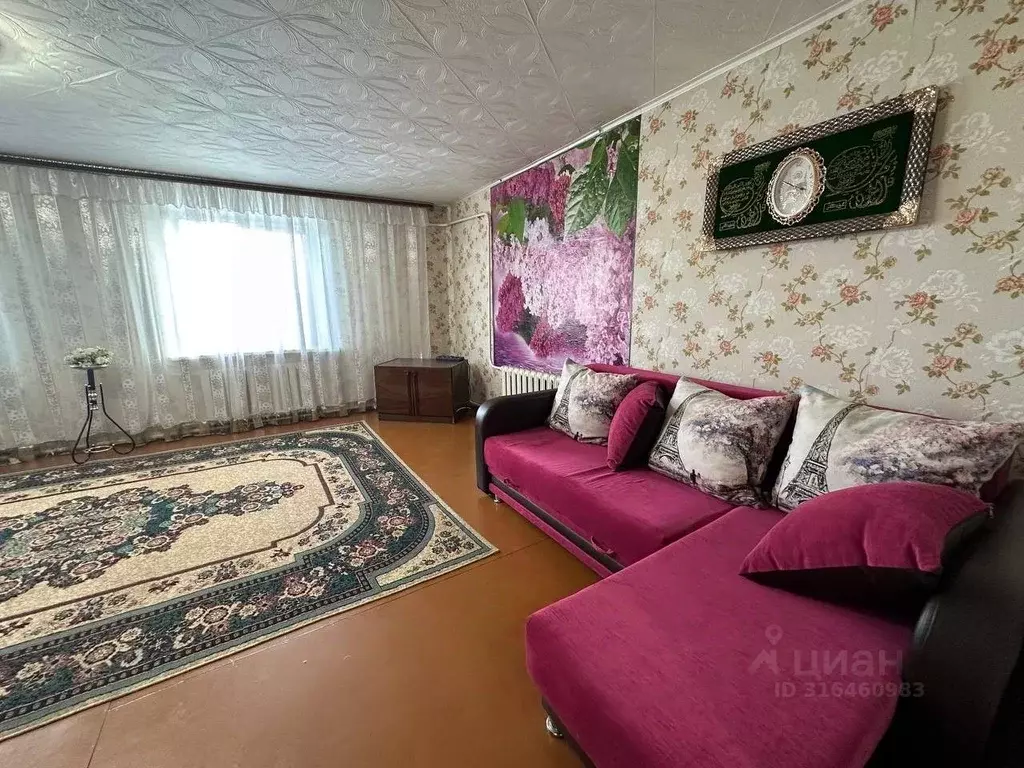 Дом в Оренбургская область, Сакмарский район, с. Егорьевка Молодежная ... - Фото 0