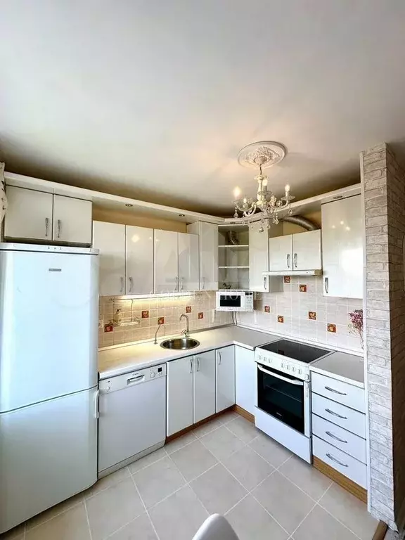 2-к. квартира, 55 м, 8/12 эт. - Фото 0