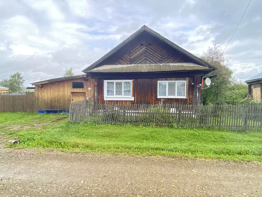 Дом в Свердловская область, Шалинский муниципальный округ, с. Сылва ... - Фото 2