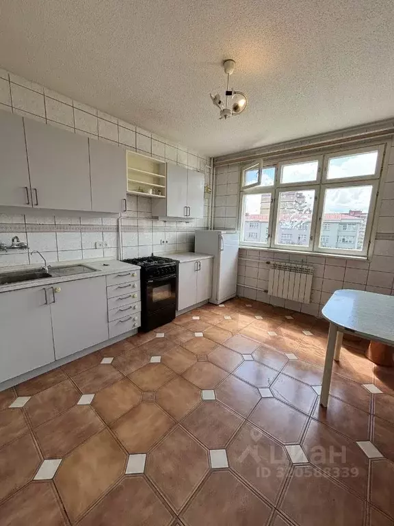 2-к кв. Калужская область, Малоярославец Крымская ул., 3к2 (62.0 м) - Фото 1