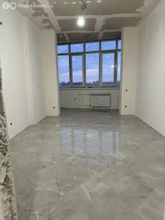 3-комнатная квартира: Махачкала, улица Хаджи Булача, 16Б (66 м) - Фото 0