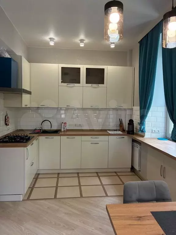 2-к. квартира, 66 м, 3/3 эт. - Фото 0