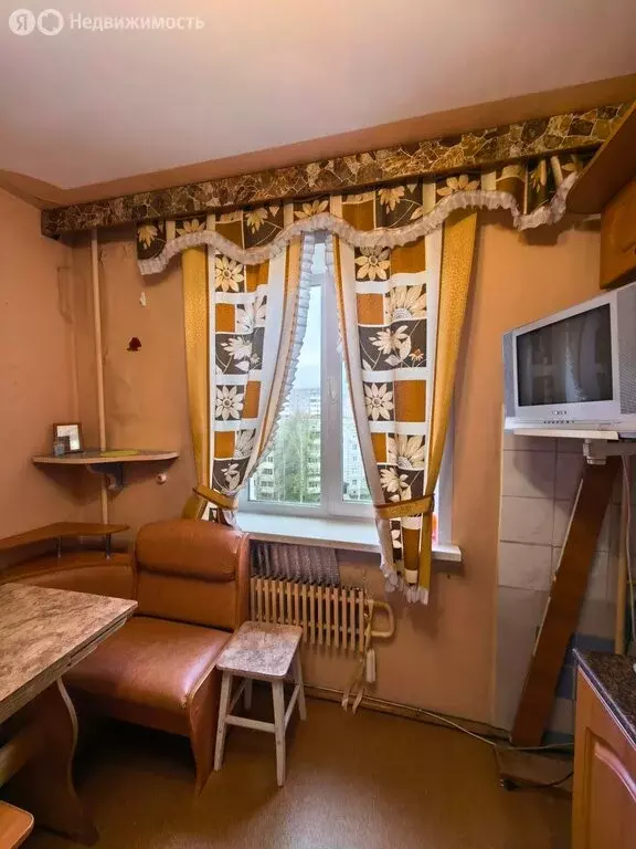 3-комнатная квартира: Сыктывкар, Октябрьский проспект, 200 (68.1 м) - Фото 1