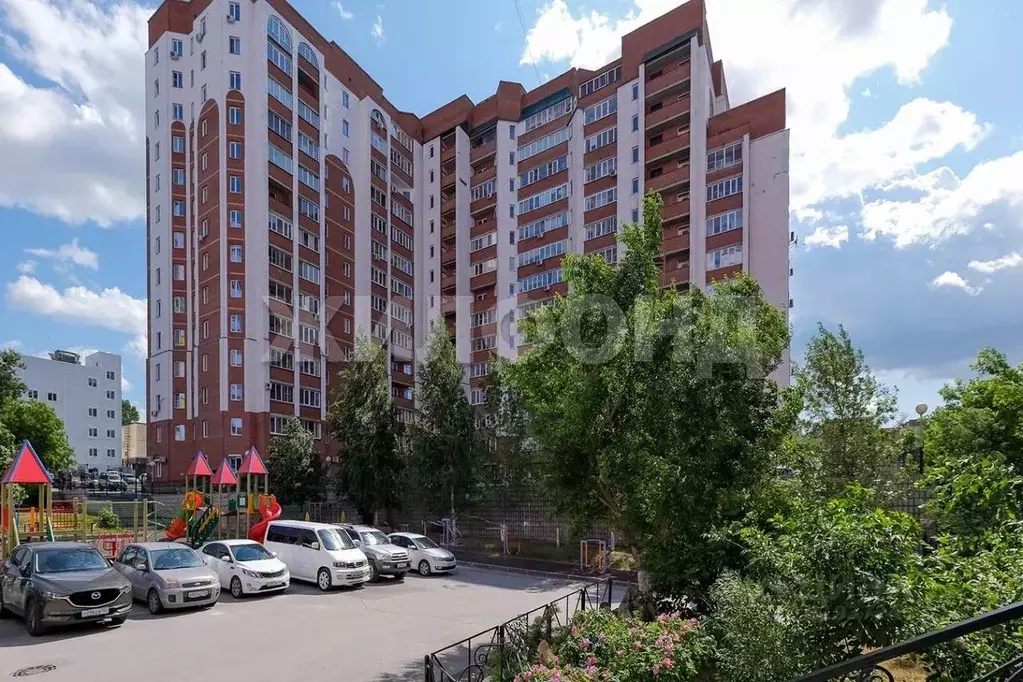 3-к кв. Новосибирская область, Новосибирск Обская ул., 50/2 (90.6 м) - Фото 0