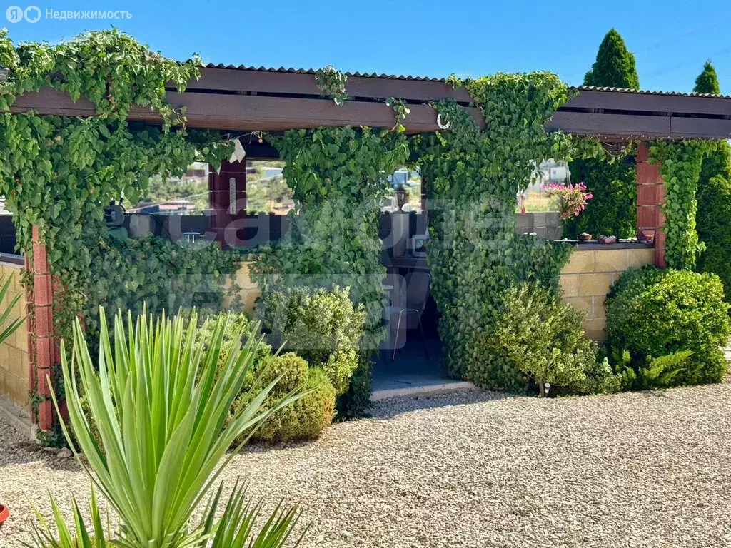 Дом в Севастополь, Монастырское шоссе, 7 (200 м) - Фото 1