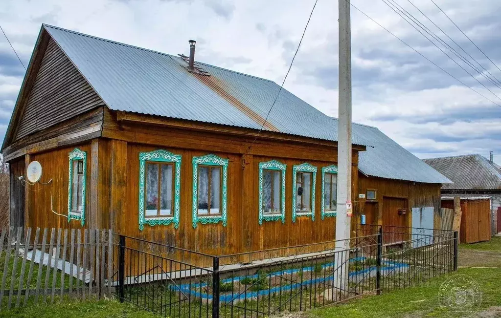 Дом в Свердловская область, Шалинский муниципальный округ, с. Сылва ... - Фото 1