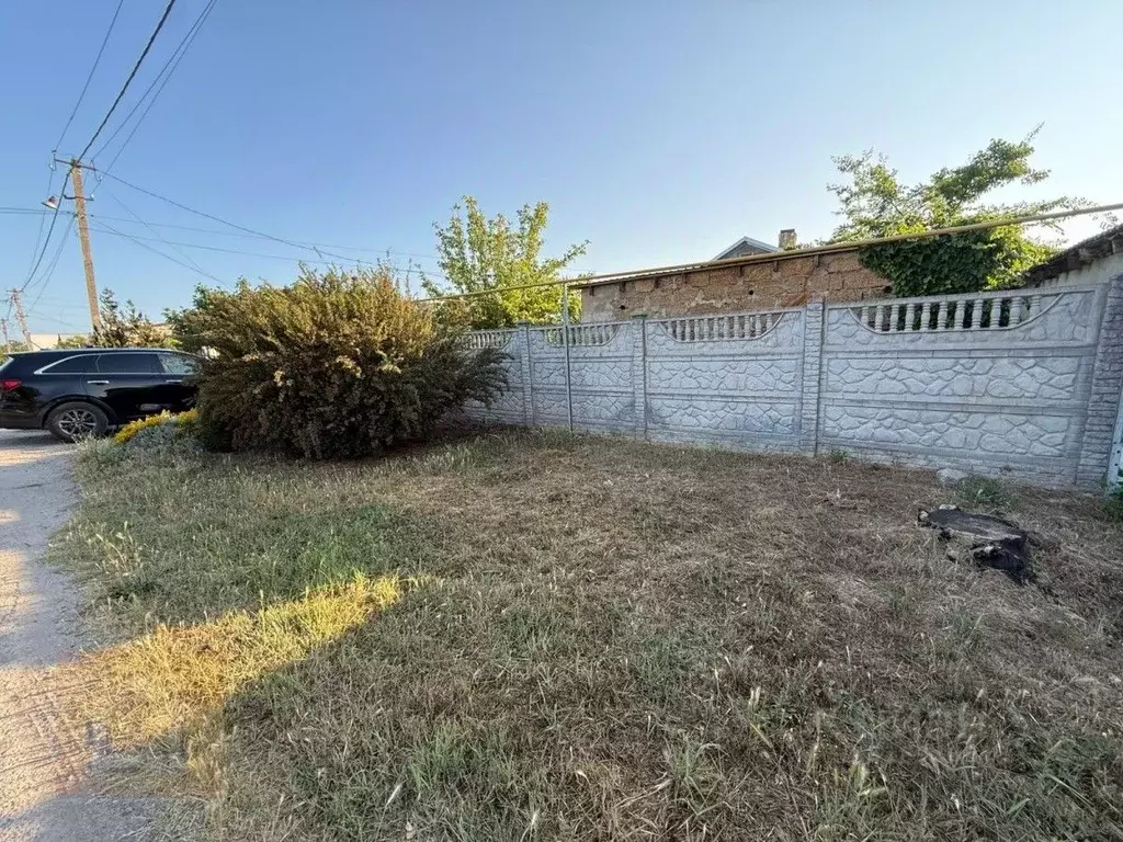 Участок в Крым, Евпатория городской округ, Заозерное пгт ул. Олега ... - Фото 1