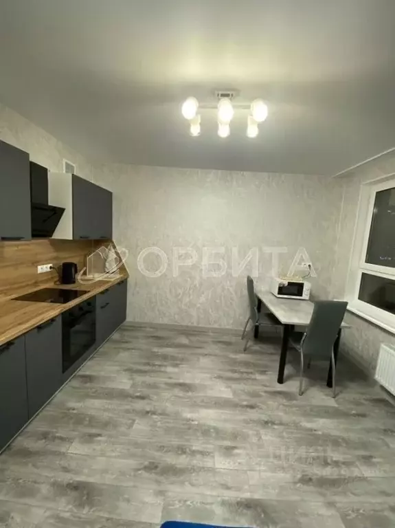 1-к кв. Тюменская область, Тюмень ул. Василия Малкова, 12 (34.0 м) - Фото 2