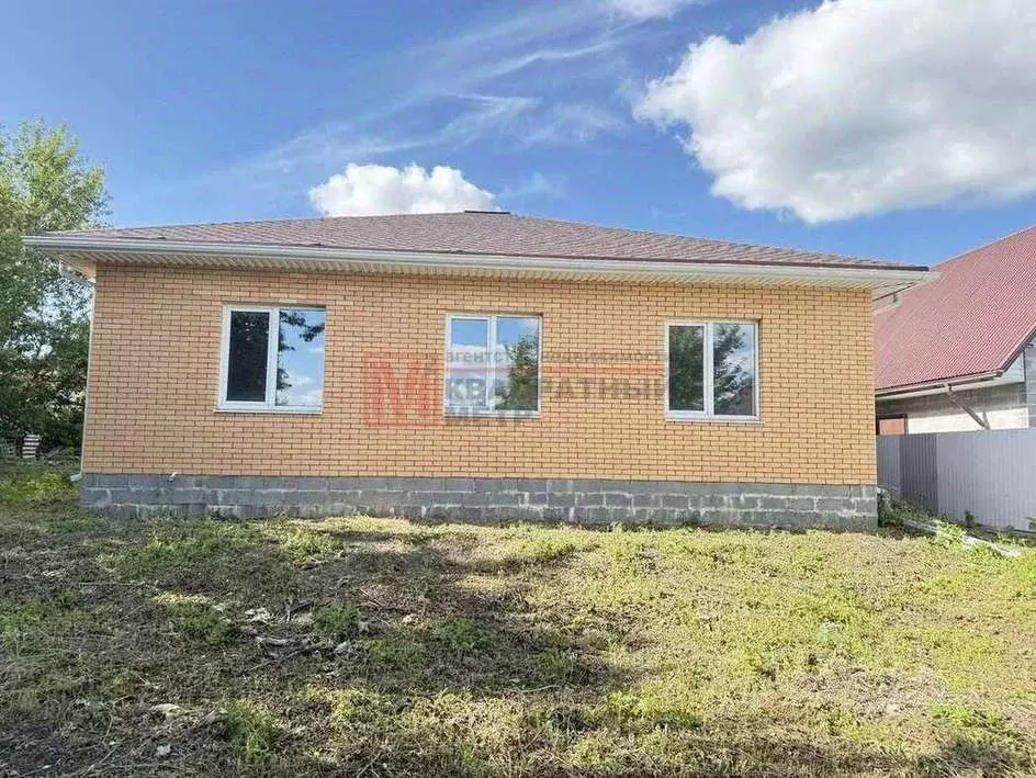 Дом в Белгородская область, Старооскольский городской округ, с. ... - Фото 1