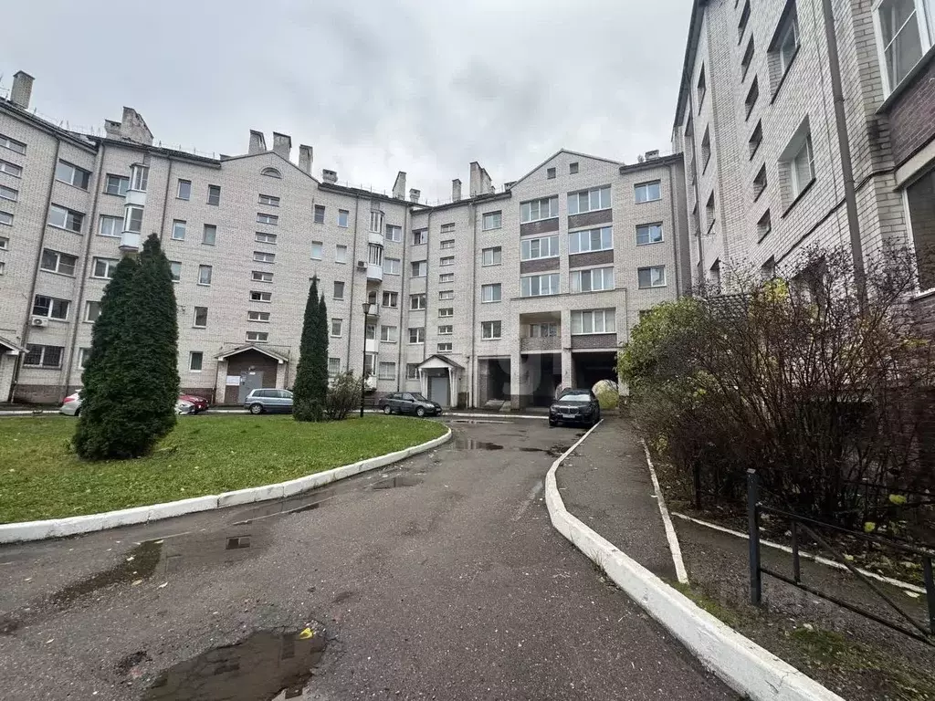 3-к кв. Смоленская область, Смоленск пер. Ульянова, 9 (96.6 м) - Фото 1