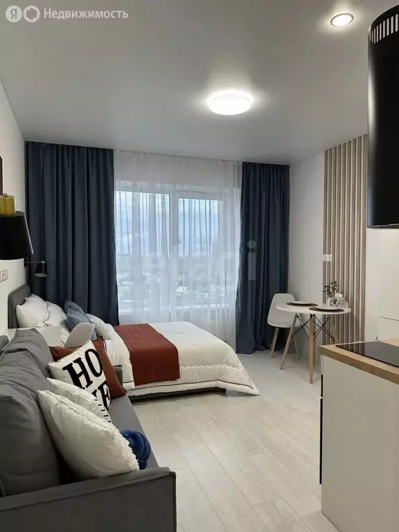 Квартира-студия: Тюмень, улица Тимофея Чаркова, 93 (23 м) - Фото 1