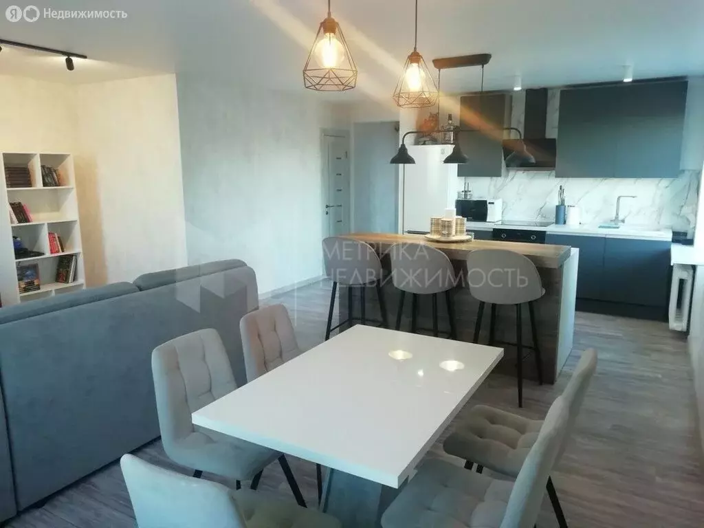 3-комнатная квартира: Тюмень, улица Газовиков, 2 (89.9 м) - Фото 2