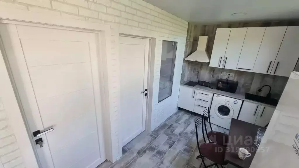 2-к кв. Краснодарский край, Геленджик Тенистая ул., 15Б (40.0 м) - Фото 0