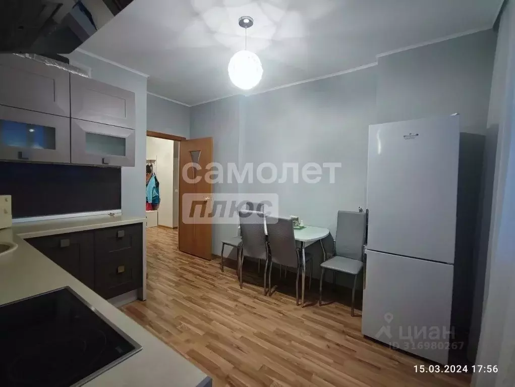 2-к кв. Ханты-Мансийский АО, Сургут Игоря Киртбая ул., 18 (65.0 м) - Фото 0